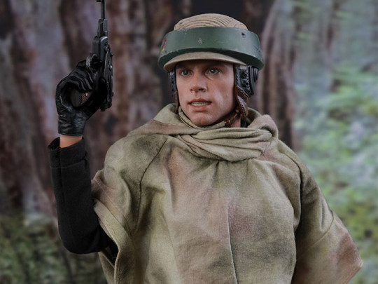 Star Wars: Return of the Jedi MMS516 Luke Skywalker (Endor) 1/6 Scale Collectible Figure