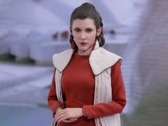 Star Wars: The Empire Strikes Back MMS508 Princess Leia (Bespin) 1/6 Scale Collectible Figure