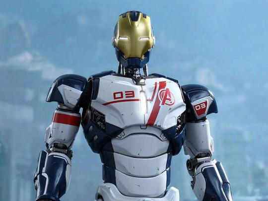 Avengers: Age of Ultron MMS299 Iron Legion + $75 BBTS Store Credit Bonus