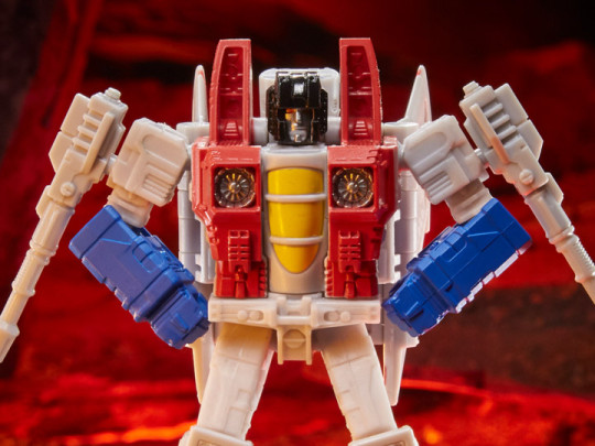 Transformers War for Cybertron: Kingdom Core Starscream