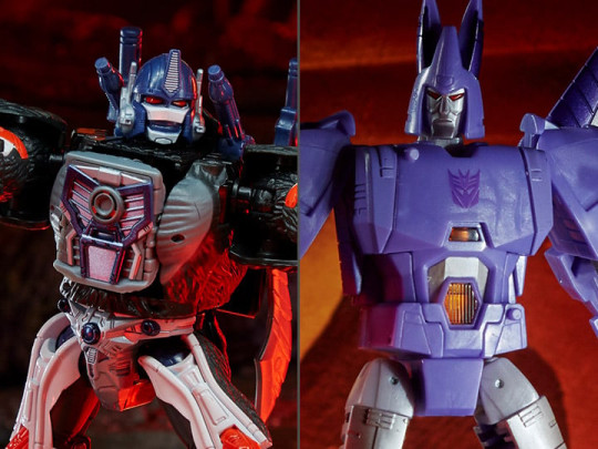 Transformers War for Cybertron: Kingdom Voyager Set of 2 Figures