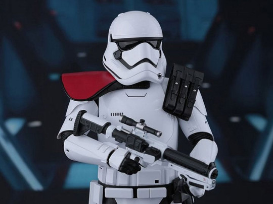 Star Wars: The Force Awakens MMS334 First Order Stormtrooper Officer + $125 BBTS Store Credit Bonus