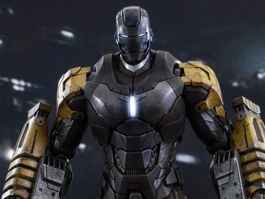 Iron Man 3 MMS277 Striker (Mark XXV) + $150 BBTS Store Credit Bonus