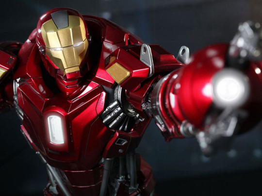 Iron Man 3 PPS002 Red Snapper 1/6th Scale Power Pose Collectible Figure + $150 BBTS Store Credit Bonus