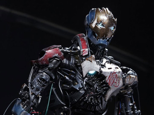 Avengers: Age of Ultron MMS292 Ultron Mark I + $100 BBTS Store Credit Bonus