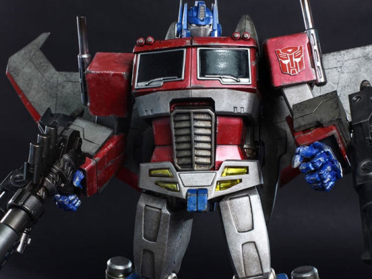 Transformers TF001 Optimus Prime (Starscream Version) + $225 BBTS Store Credit Bonus