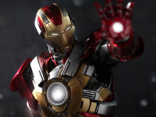 Iron Man 3 MMS212 Heartbreaker (Mark XVII) 1/6th Scale LE Collectible Figure + $100 BBTS Store Credit Bonus