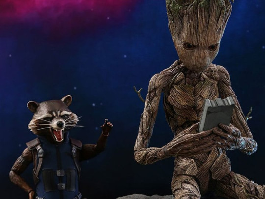 Avengers: Infinity War MMS476 Groot & Rocket 1/6 Scale Collectible Figure Set