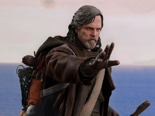 Star Wars: The Last Jedi MMS458 Luke Skywalker (Deluxe)