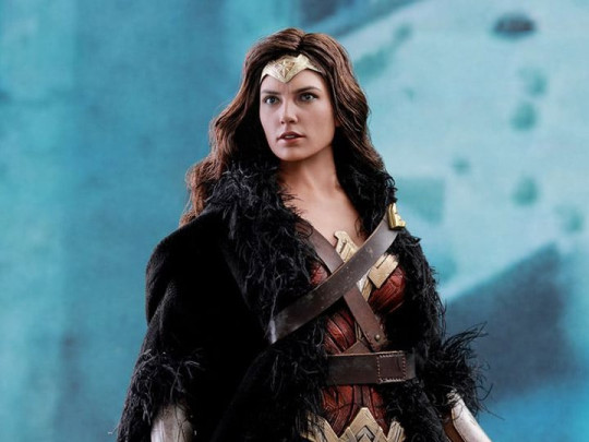 Justice League MMS451 Wonder Woman (Deluxe Ver.)