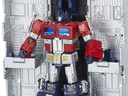 Transformers Platinum Series Year of the Rooster Optimus Prime Exclusive