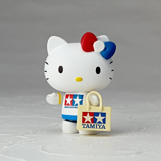 [Revoltech] Hello Kitty Tamiya Ver.