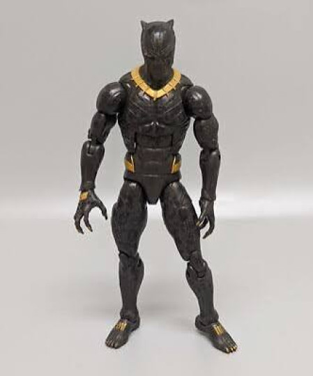 Display by CaptainNewEngland: Marvel Legends: Black Panther (Erik Killmonger)