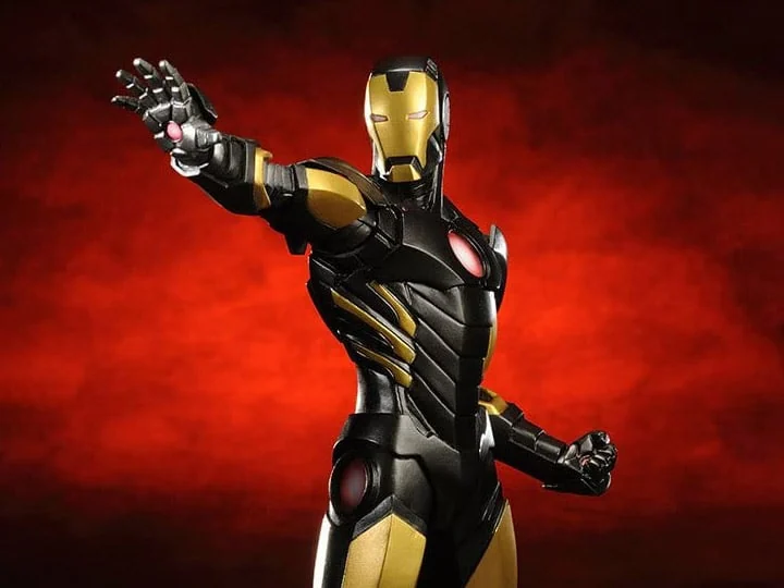 Avengers Marvel Now Iron Man (Black & Gold Variant)